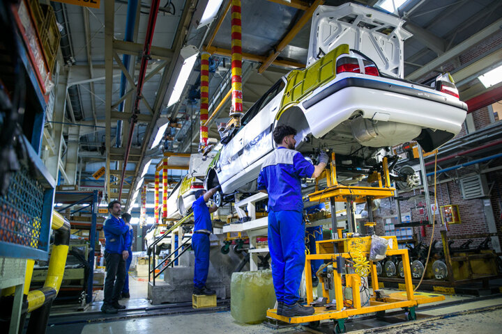 گزارش مالی جدید از رشد زیان خودروسازان ایران در سال ۱۴۰۴