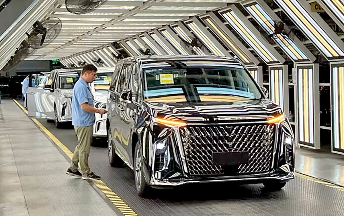 کاهش شدید فروش خودرو در بازار چین